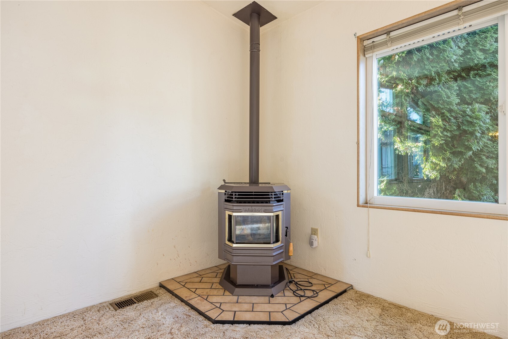 20 Ed's Place Sequim, WA 98382 - Photo 22 of 30 a view of a living room with a sink