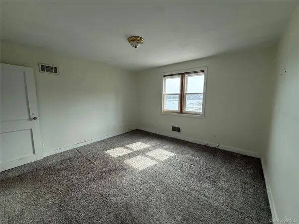 $2,550 | 307 West Shore Road, Unit 5, Huntington, NY 11743