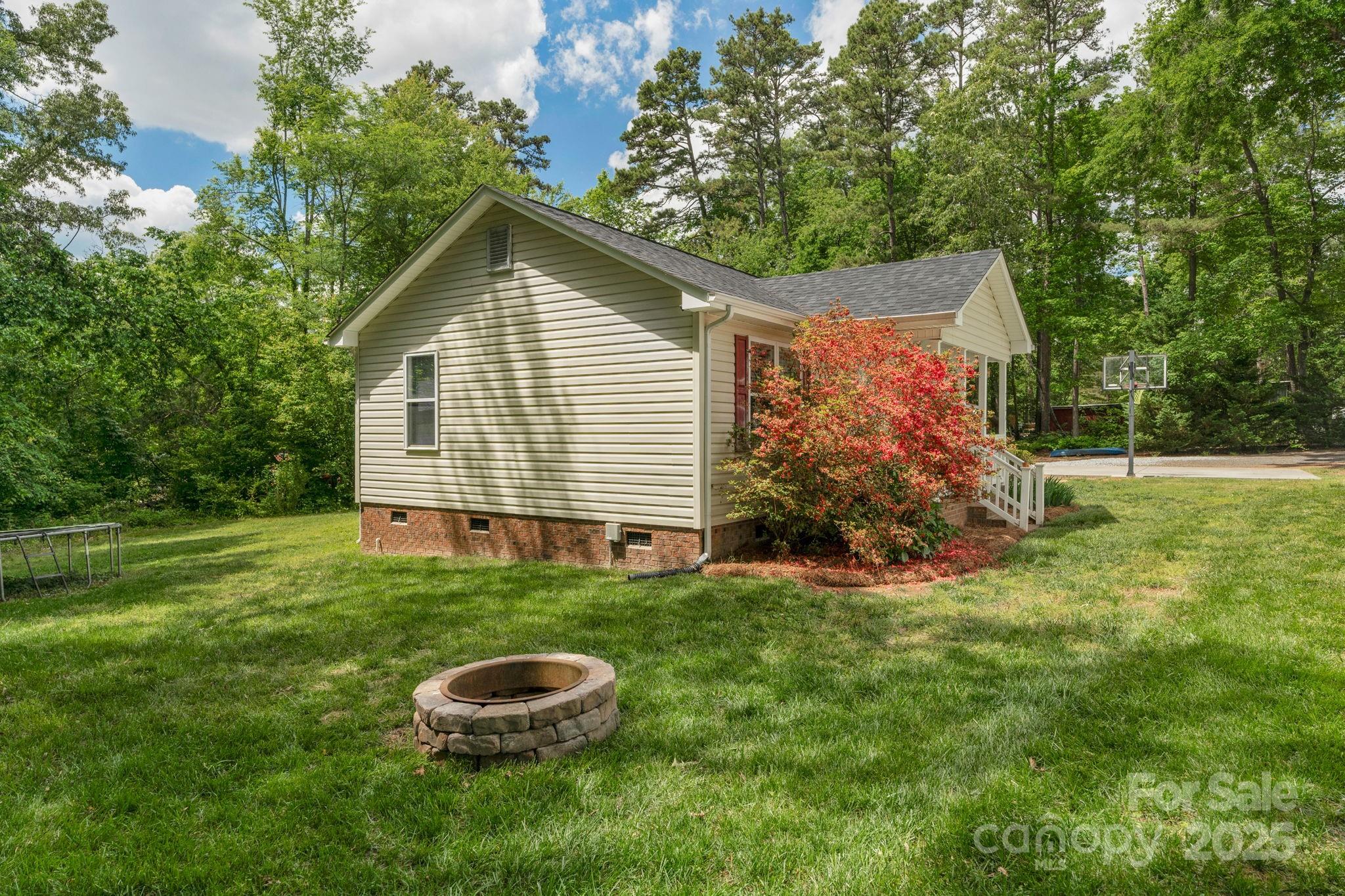 772 Austin Road New London, NC 28127 - Photo 5 of 35 Gallery Image 5