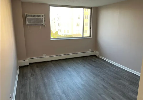 $2,600 | 2211 South Stewart Avenue, Unit 3B, Lombard, IL 60148