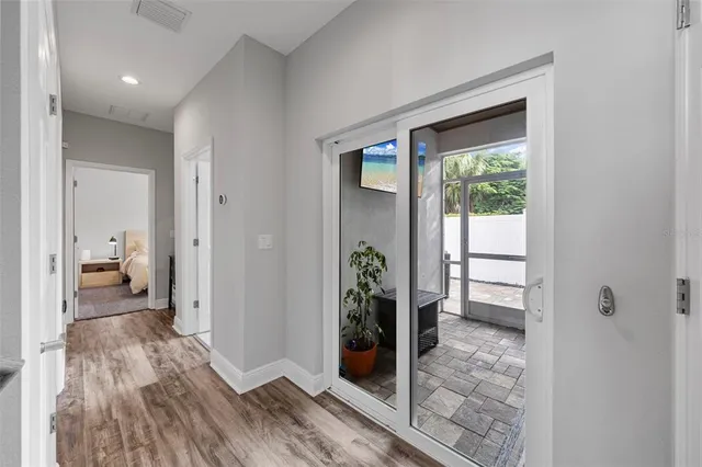 $960,000 | 515 Douglas Place, Dunedin, FL 34698