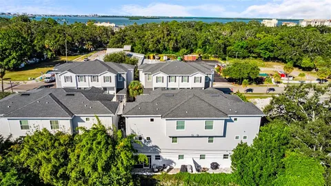 a picture of city view with lake view