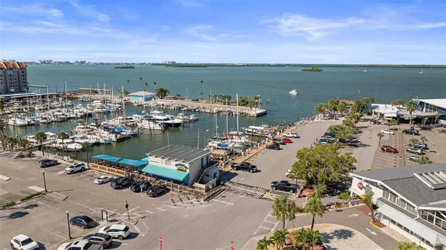 $960,000 | 515 Douglas Place, Dunedin, FL 34698