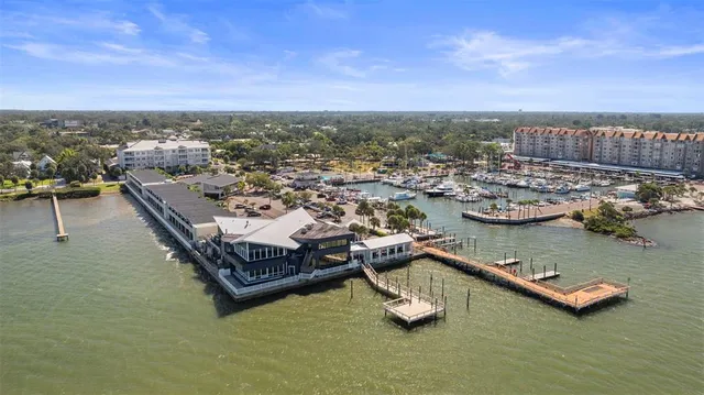 $960,000 | 515 Douglas Place, Dunedin, FL 34698