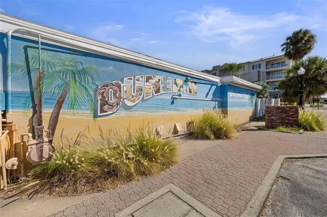 $960,000 | 515 Douglas Place, Dunedin, FL 34698