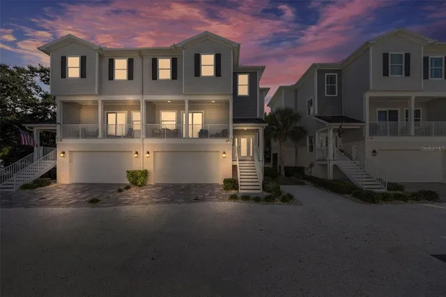 $960,000 | 515 Douglas Place, Dunedin, FL 34698