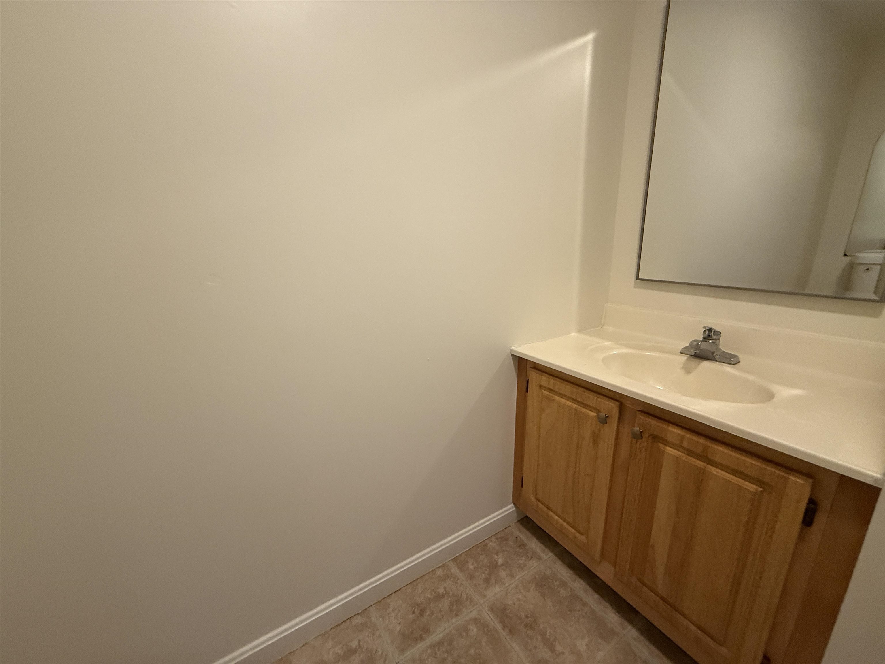144 Main Street, Unit 3 Fremont, NH 03044 - Photo 9 of 25