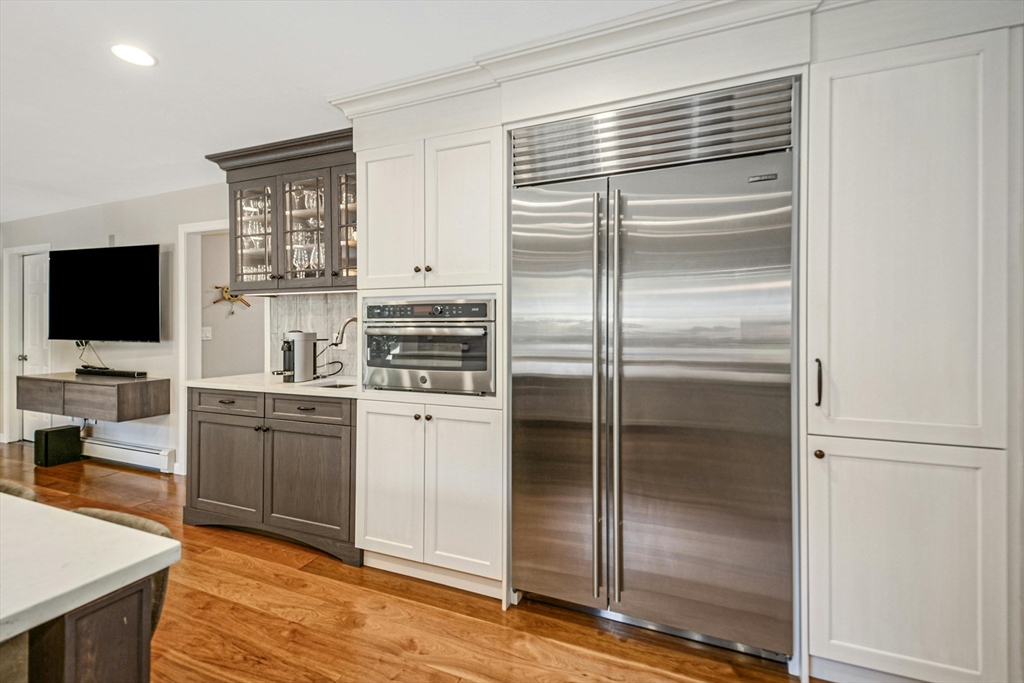 22 Winston Road Holliston, MA 01746 - Photo 11 of 40 Gallery Image 11