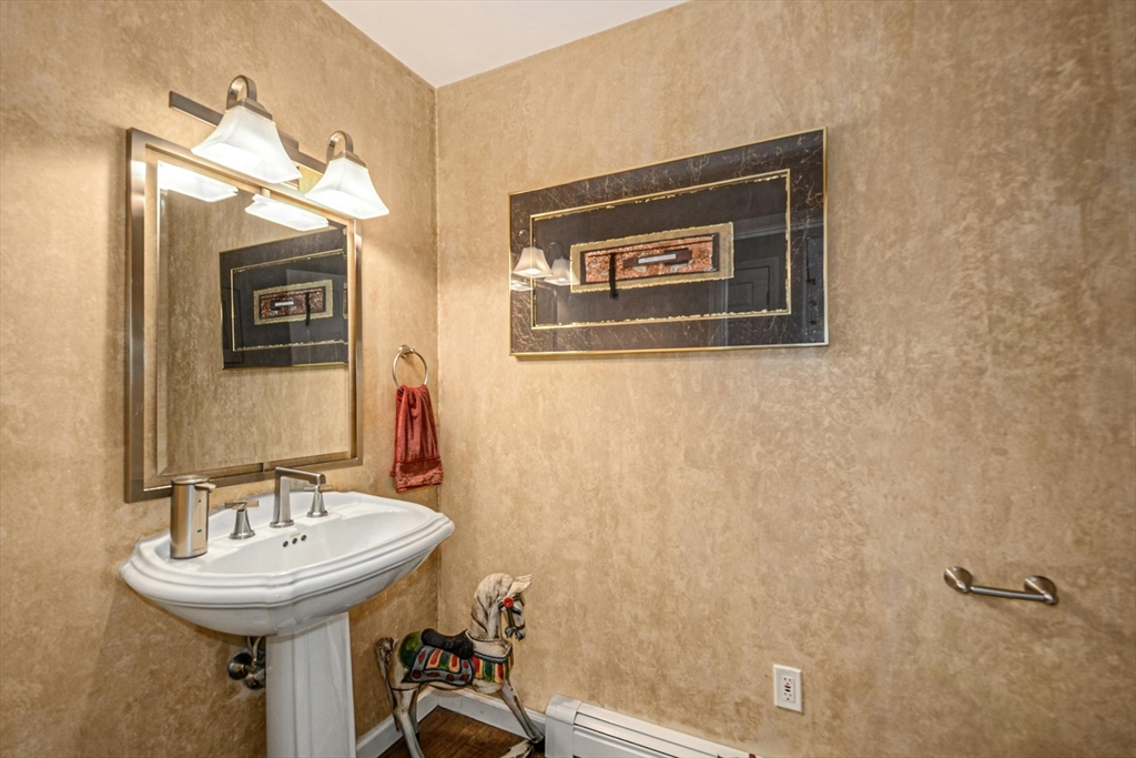 22 Winston Road Holliston, MA 01746 - Photo 13 of 40 Gallery Image 13