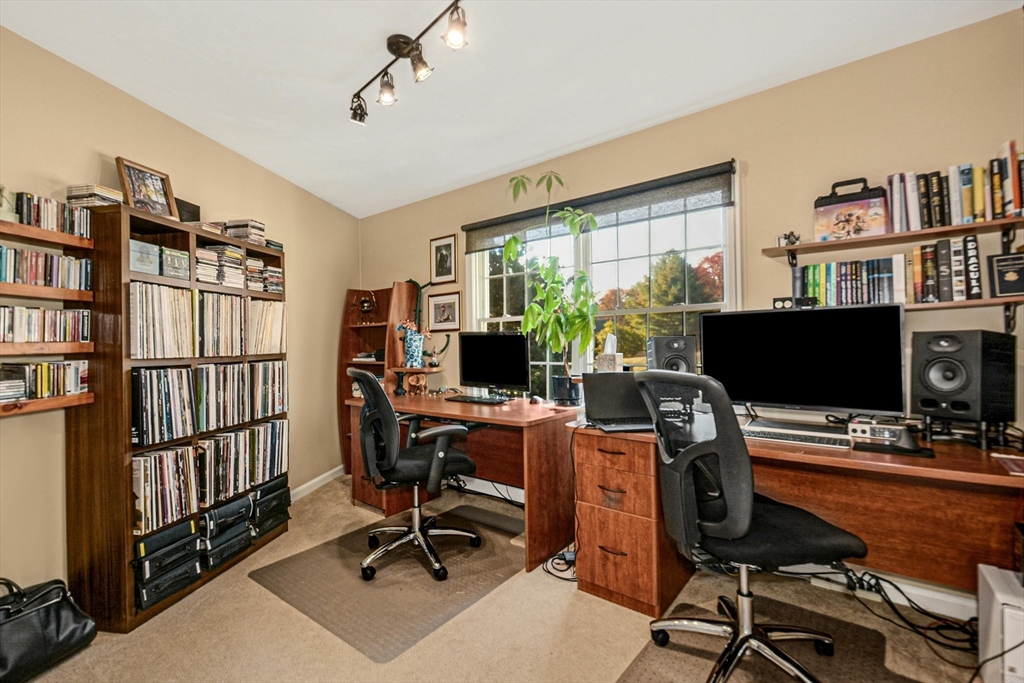 22 Winston Road Holliston, MA 01746 - Photo 18 of 40 Gallery Image 18
