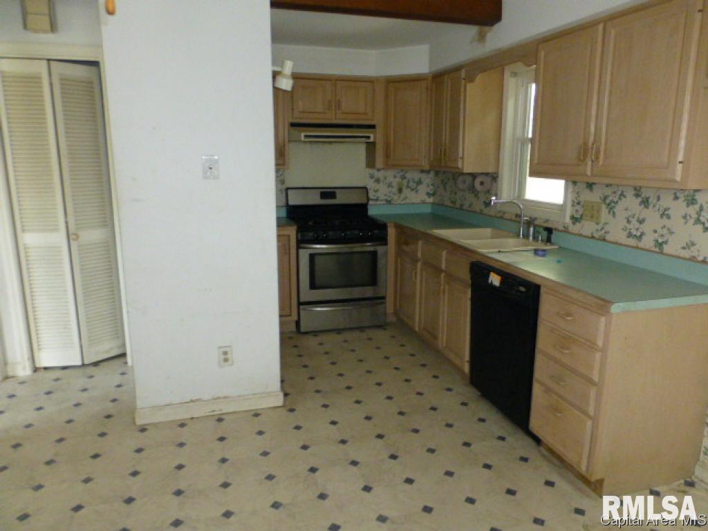 1108 North Walnut Street Springfield, IL 62702 - Photo 4 of 13