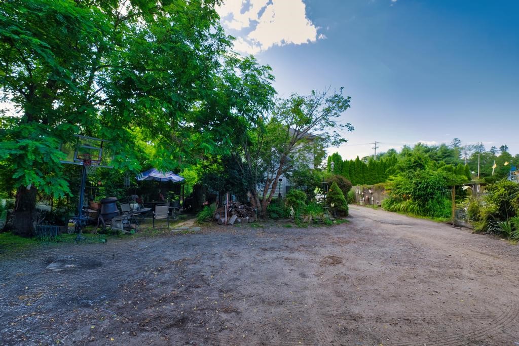 898 Main Road Tiverton, RI 02878 - Photo 8 of 36 Gallery Image 8