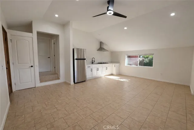 $1,945 | 7804 Loma Verde Avenue, Canoga Park, CA 91304