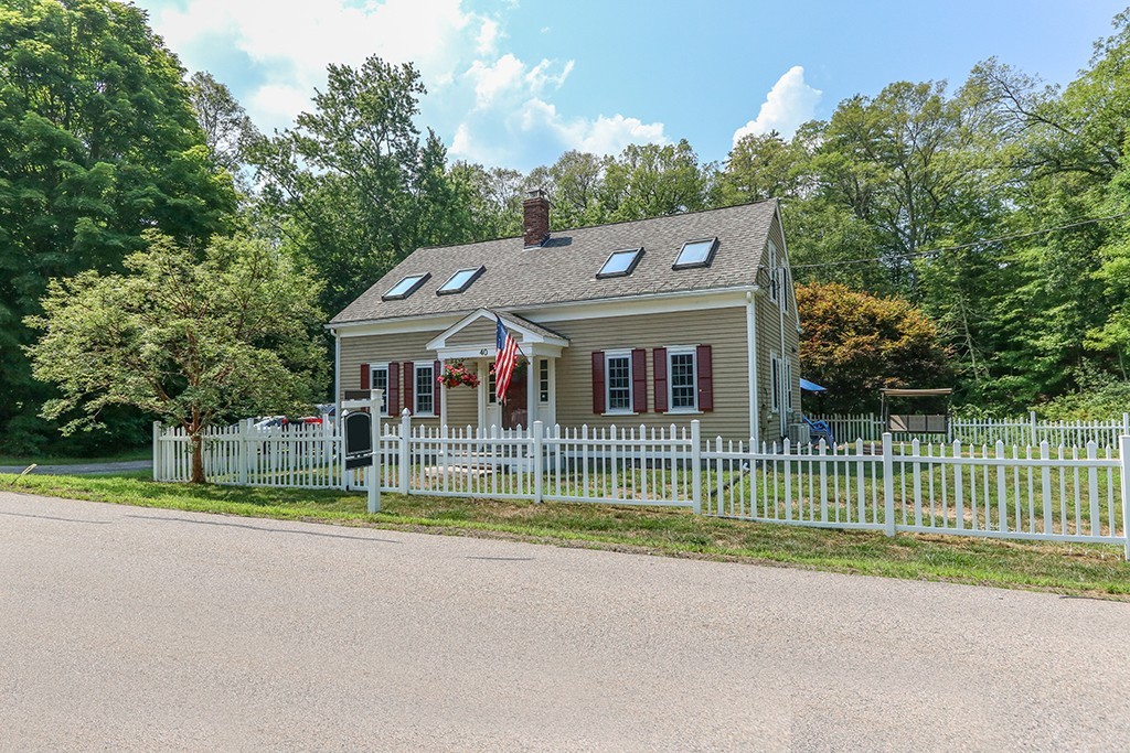 40 Auburn Road Millis, MA 02054 - Photo 2 of 30 Gallery Image 2
