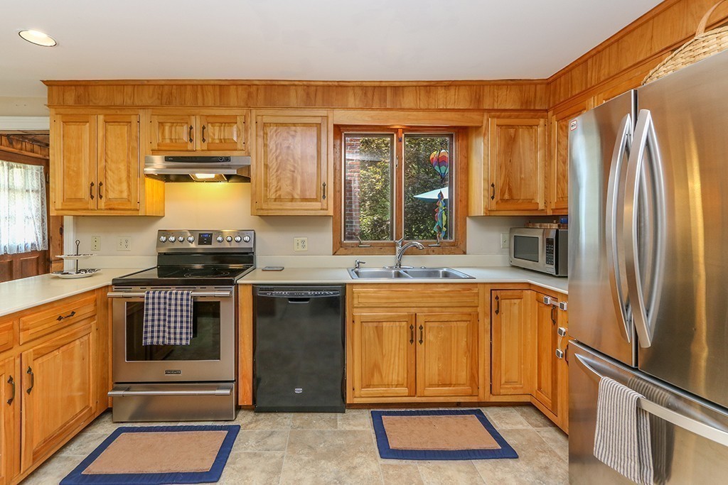 40 Auburn Road Millis, MA 02054 - Photo 5 of 30 Gallery Image 5