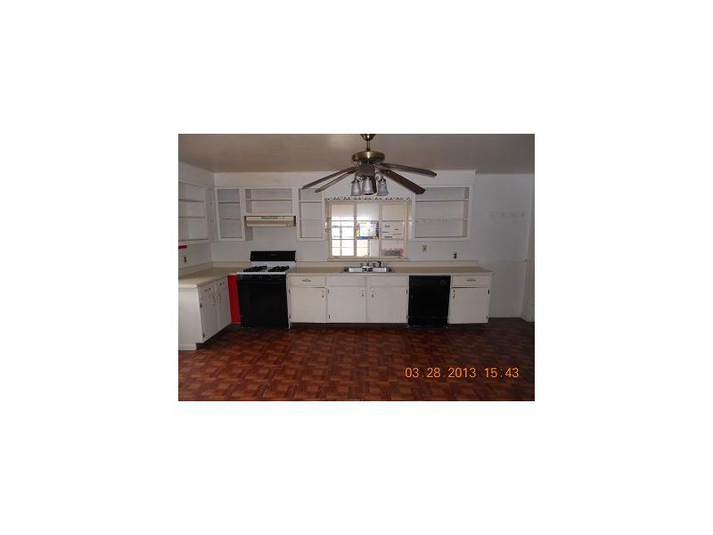 224 Freeport Road Butler, PA 16002 - Photo 4 of 9 Kitchen.