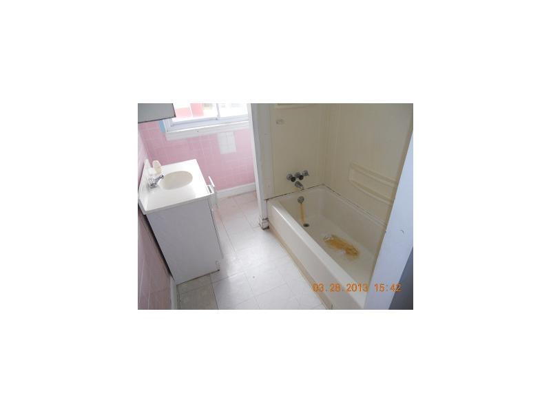 224 Freeport Road Butler, PA 16002 - Photo 6 of 9 Full Bath.