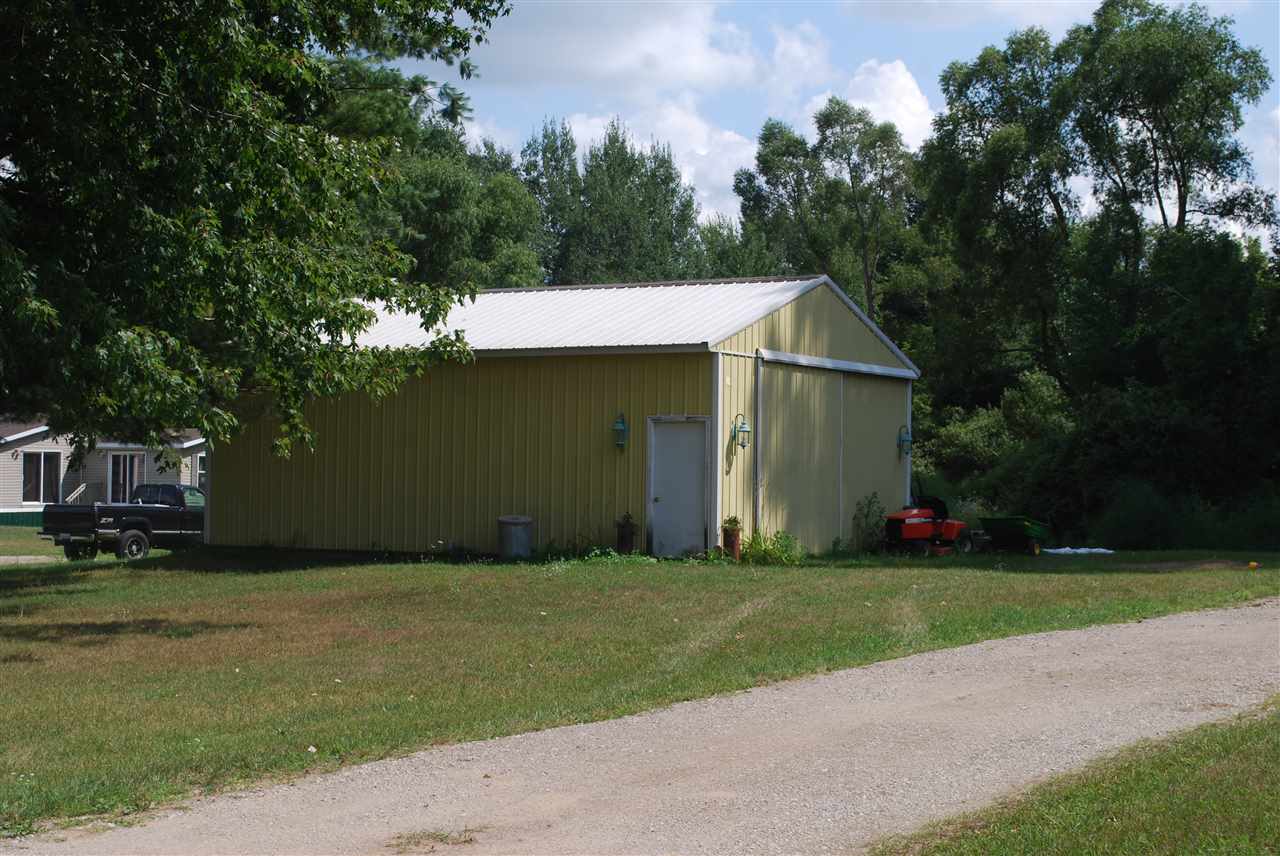 9584 East Pleasant Valley Road Shepherd, MI 48883 - Photo 23 of 30 1851243-22.JPG
