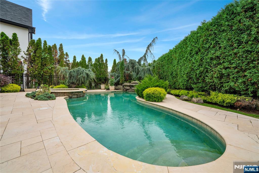 2 Euclid Road Fort Lee, NJ 07024 - Photo 32 of 44 Gallery Image 32