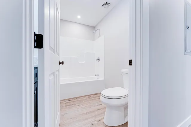 $2,800 | 3 Strafford Road, Unit 2, Rochester, NH 03867