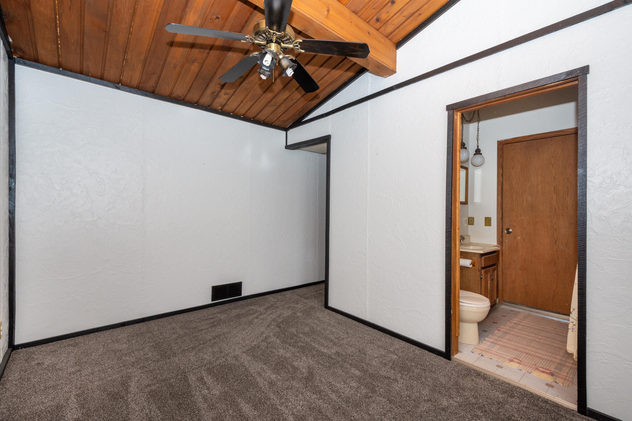 W5198 Pa-Tray Lane Merrill, WI 54452 - Photo 25 of 48 2nd Bedroom