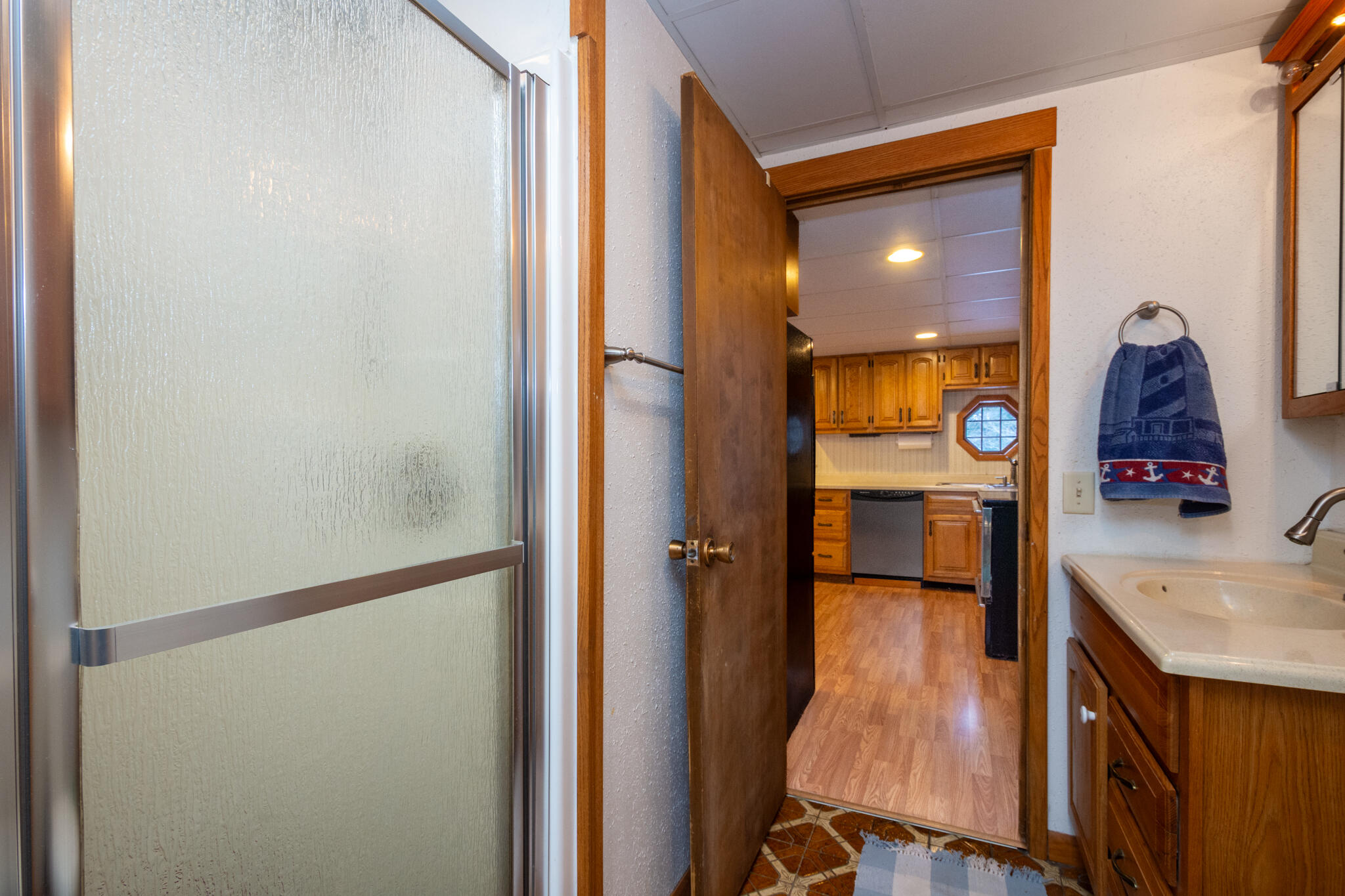 W5198 Pa-Tray Lane Merrill, WI 54452 - Photo 28 of 48 Main Floor Bath