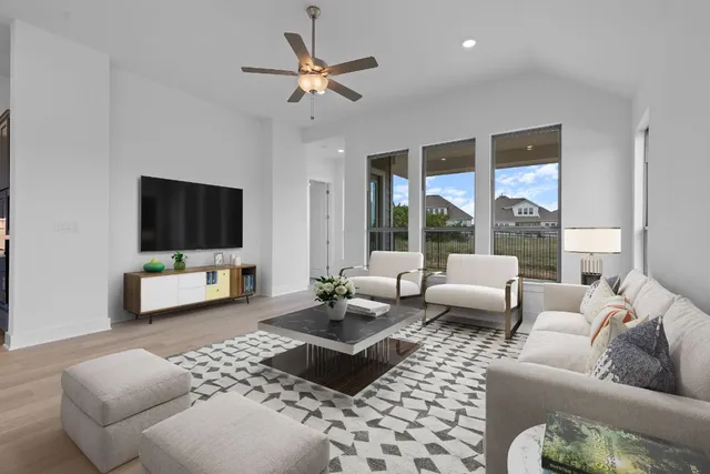 $549,000 | 566 Sage Thrasher Circle, Dripping Springs, TX 78620