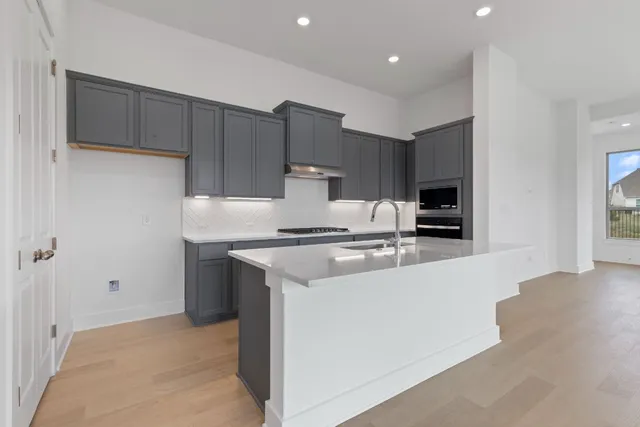 $549,000 | 566 Sage Thrasher Circle, Dripping Springs, TX 78620