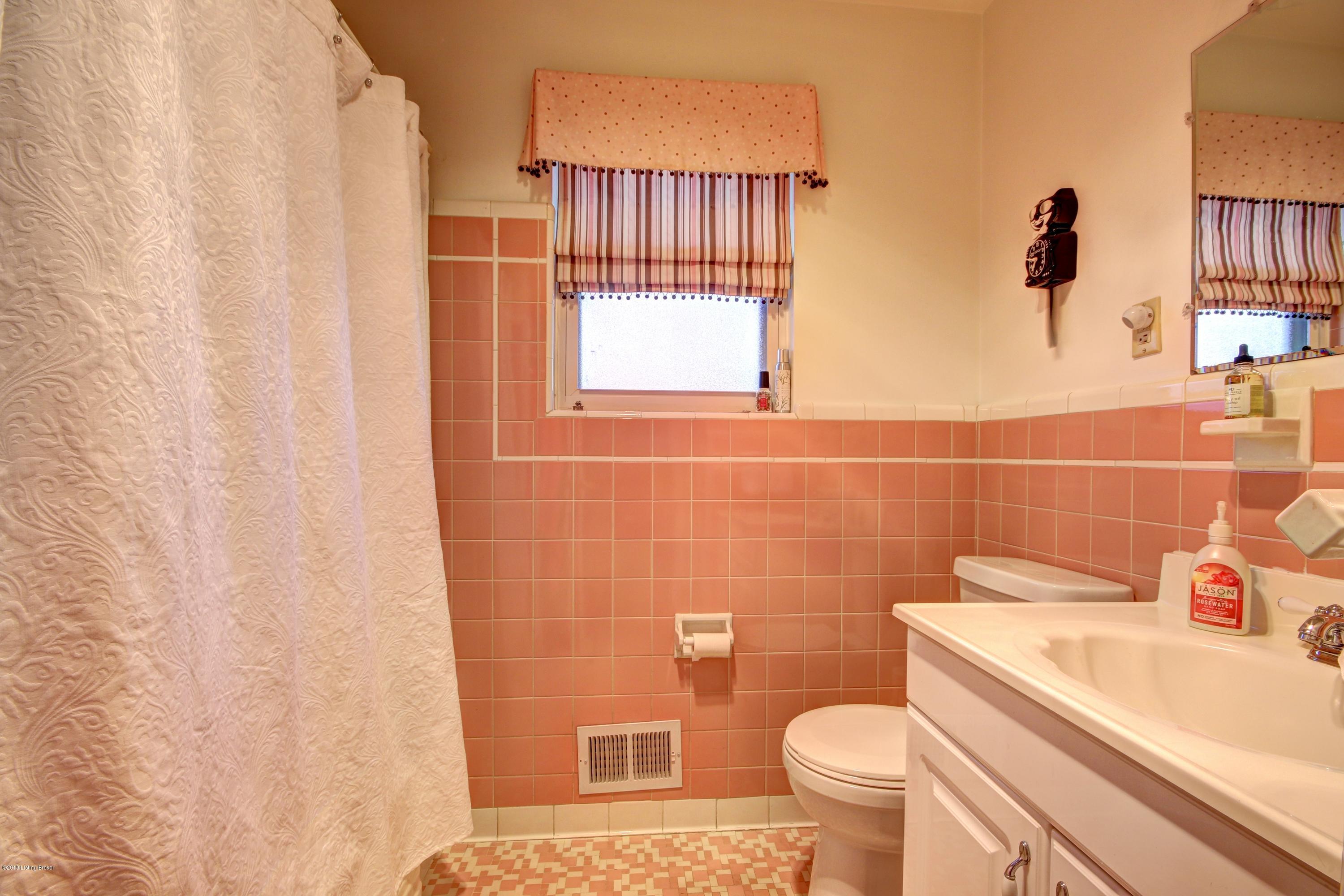9113 Waltlee Road Louisville, KY 40291 - Photo 18 of 42 A Waltlee #018