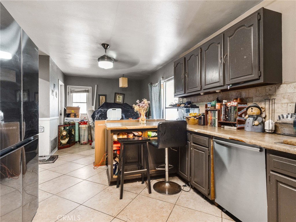 14792 Riata Street Midway City, CA 92655 - Photo 10 of 46