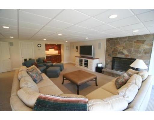 12 Coachman Ridge Road Shrewsbury, MA 01545 - Photo 16 of 19 Gallery Image 16