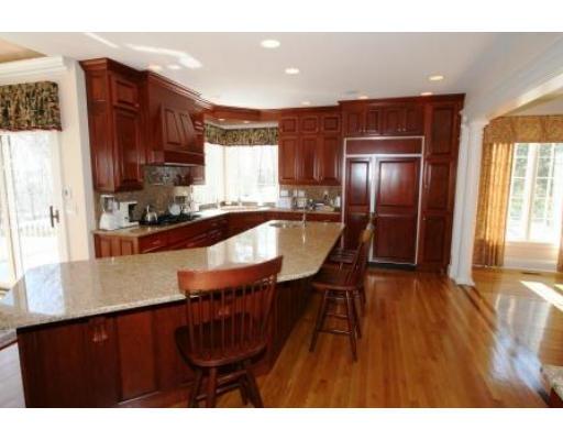 12 Coachman Ridge Road Shrewsbury, MA 01545 - Photo 3 of 19 Gallery Image 3