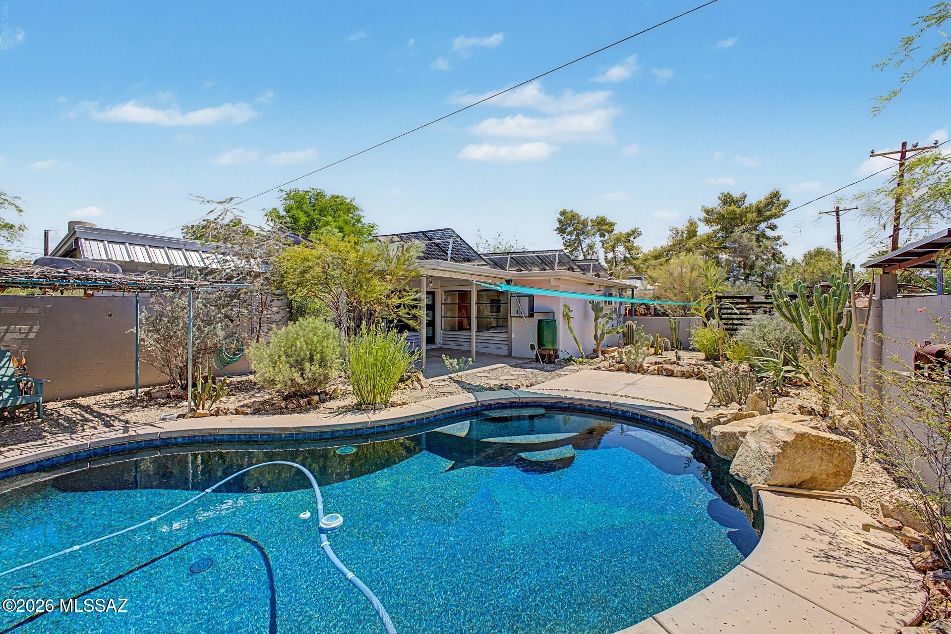 1909 North Ridgeway Road Tucson, AZ 85712 - Photo 22 of 41 PebbleTec pool
