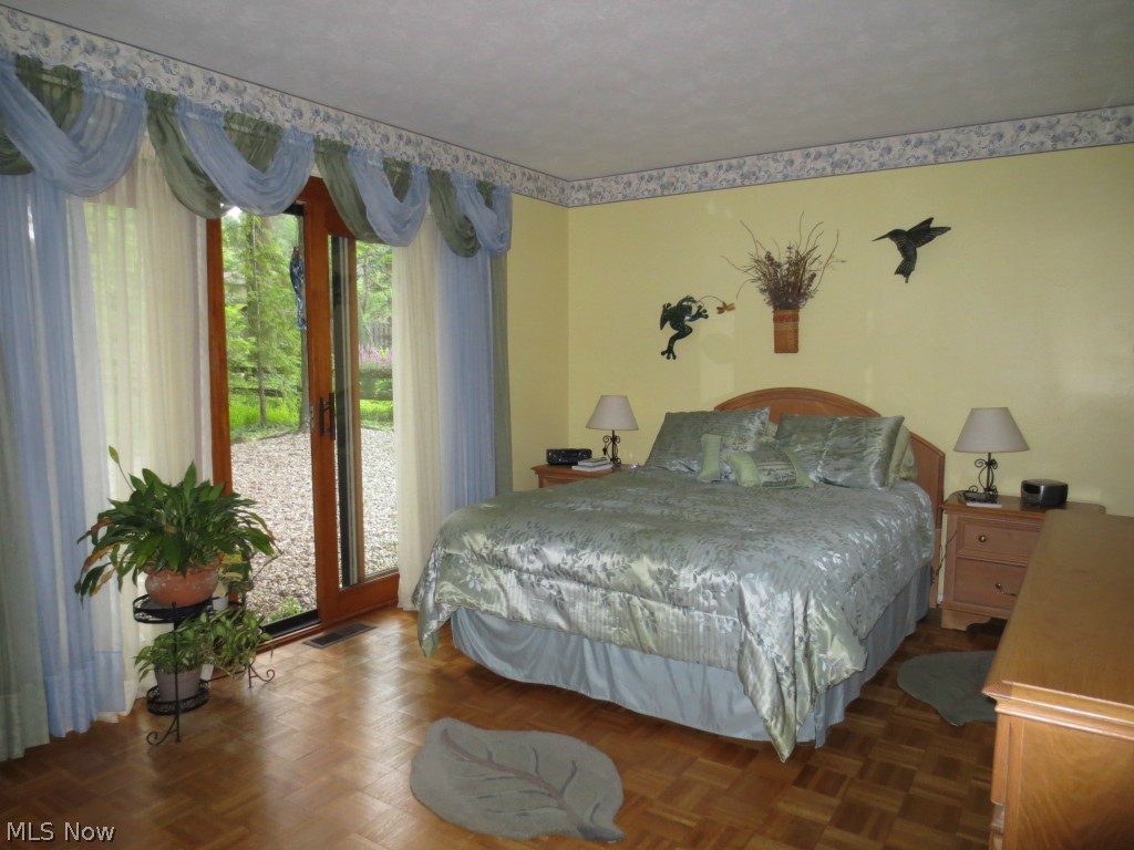 17179 Ridge Point Circle Strongsville, OH 44136 - Photo 13 of 24 Gallery Image 13