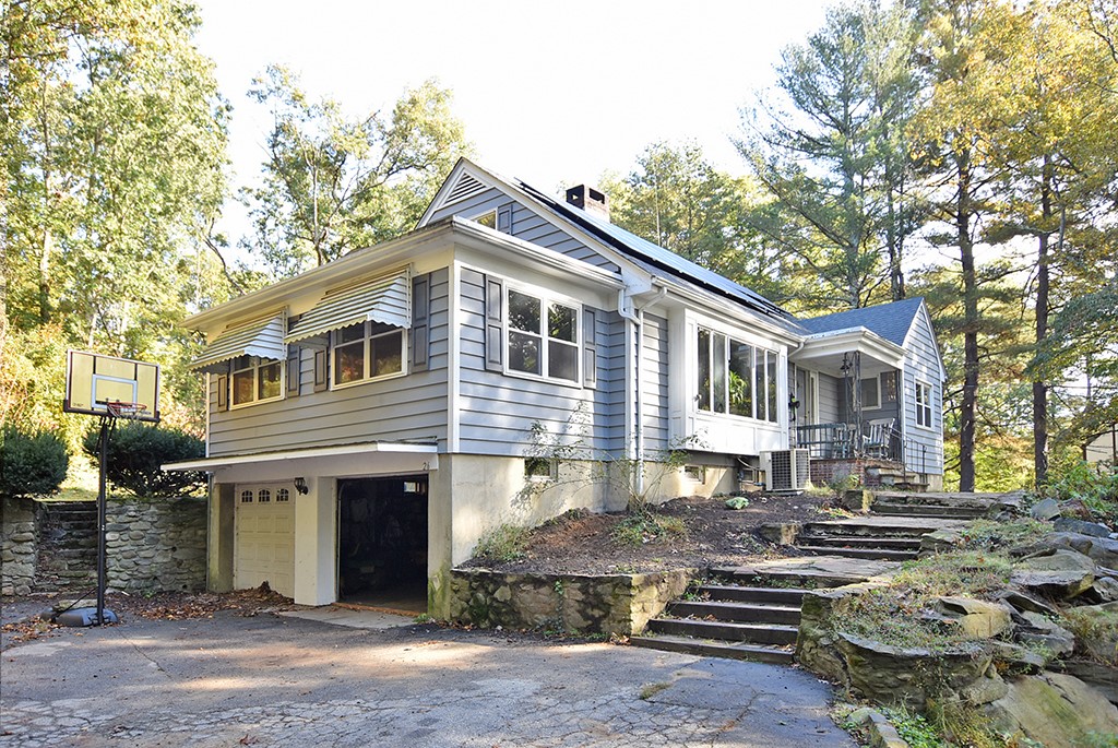 26 Hamilton Hill Road Glocester, RI 02814 - Photo 2 of 9