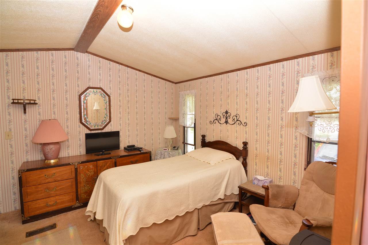 98 Elm Street Epping, NH 03042 - Photo 11 of 28