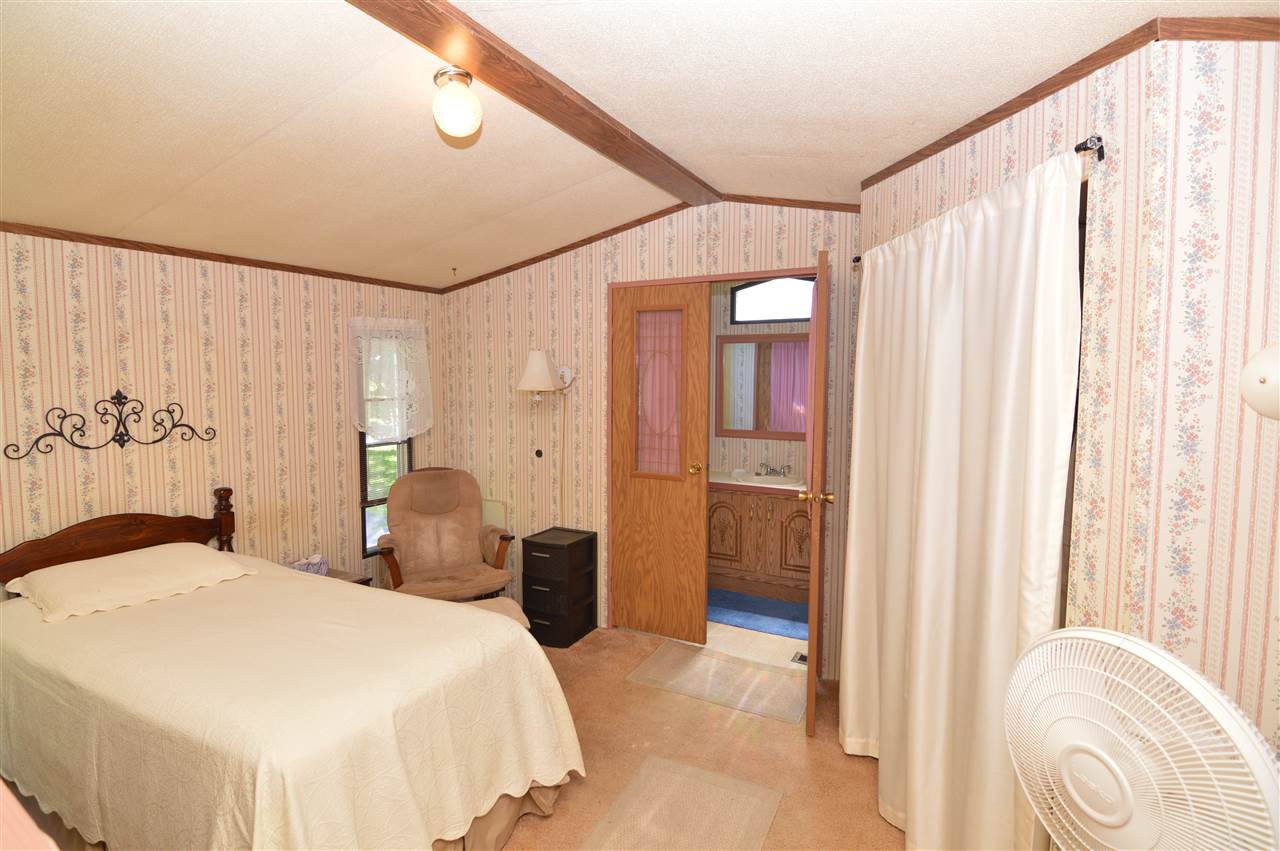 98 Elm Street Epping, NH 03042 - Photo 12 of 28