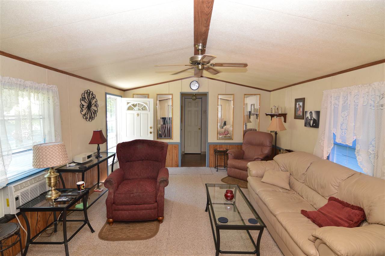 98 Elm Street Epping, NH 03042 - Photo 4 of 28