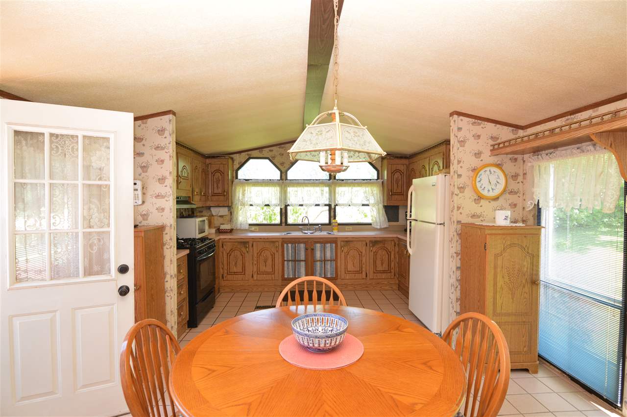 98 Elm Street Epping, NH 03042 - Photo 7 of 28