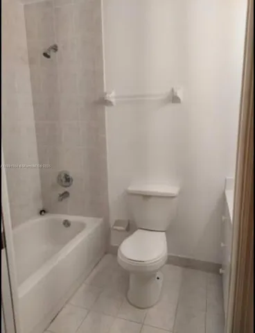 $2,600 | Tamiami, Miami, FL 33182