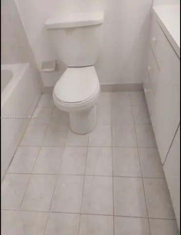 $2,600 | Tamiami, Miami, FL 33182