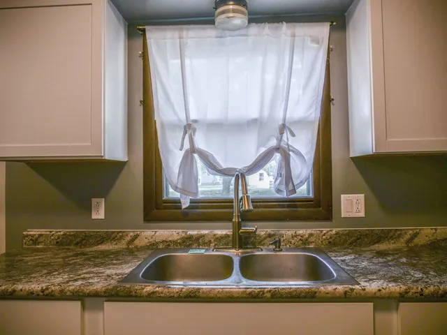 a close view of sink and tap