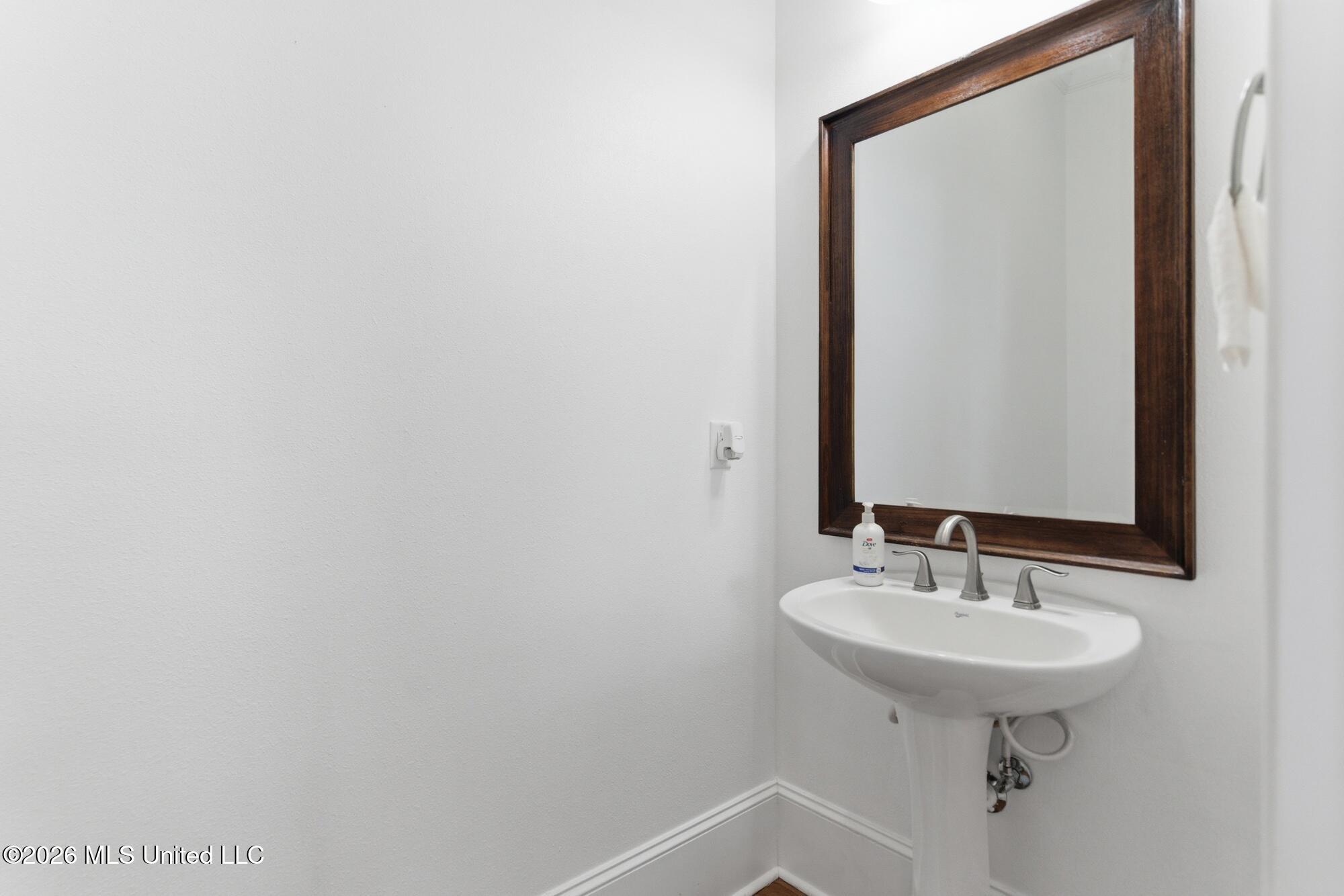 705 West Beach Boulevard, Unit 705 Long Beach, MS 39560 - Photo 17 of 35 16_dsc05057