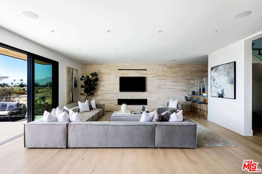 6761 Wandermere Road Malibu, CA 90265 - Photo 4 of 35 Gallery Image 4