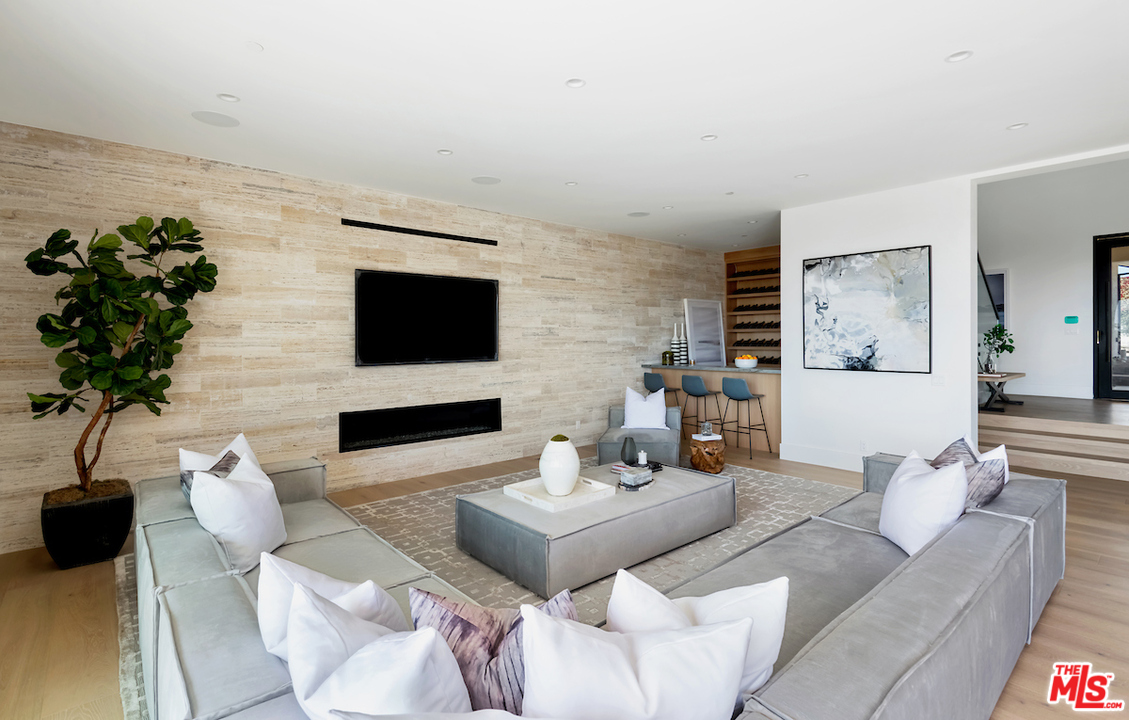 6761 Wandermere Road Malibu, CA 90265 - Photo 5 of 35 Gallery Image 5
