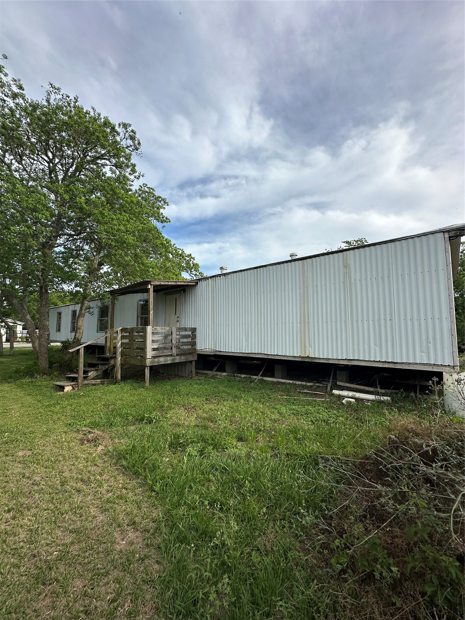 318 4th Street San Leon, TX 77539 - Photo 2 of 10 a view of a backyard