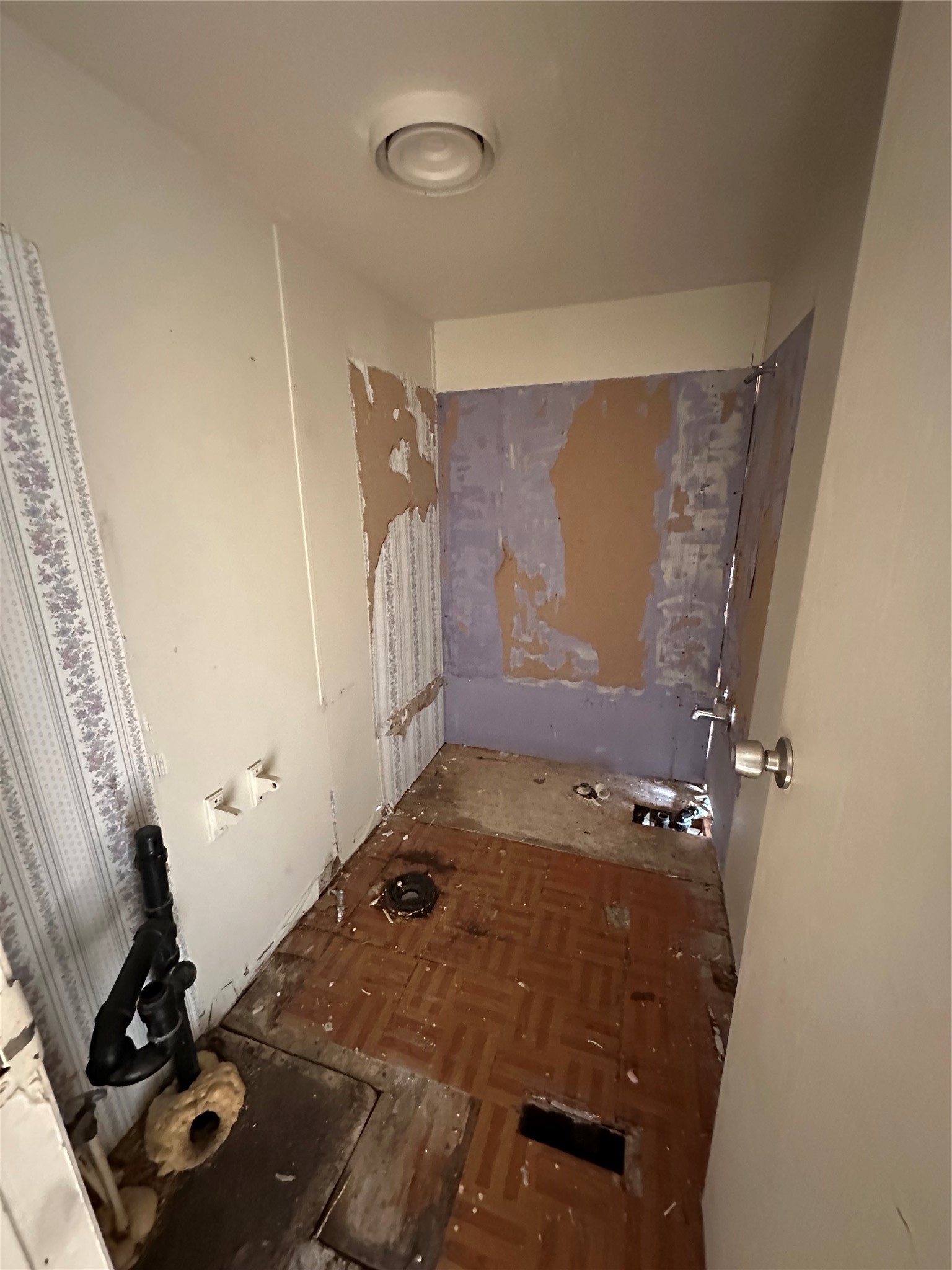 318 4th Street San Leon, TX 77539 - Photo 9 of 10 a view of bathroom