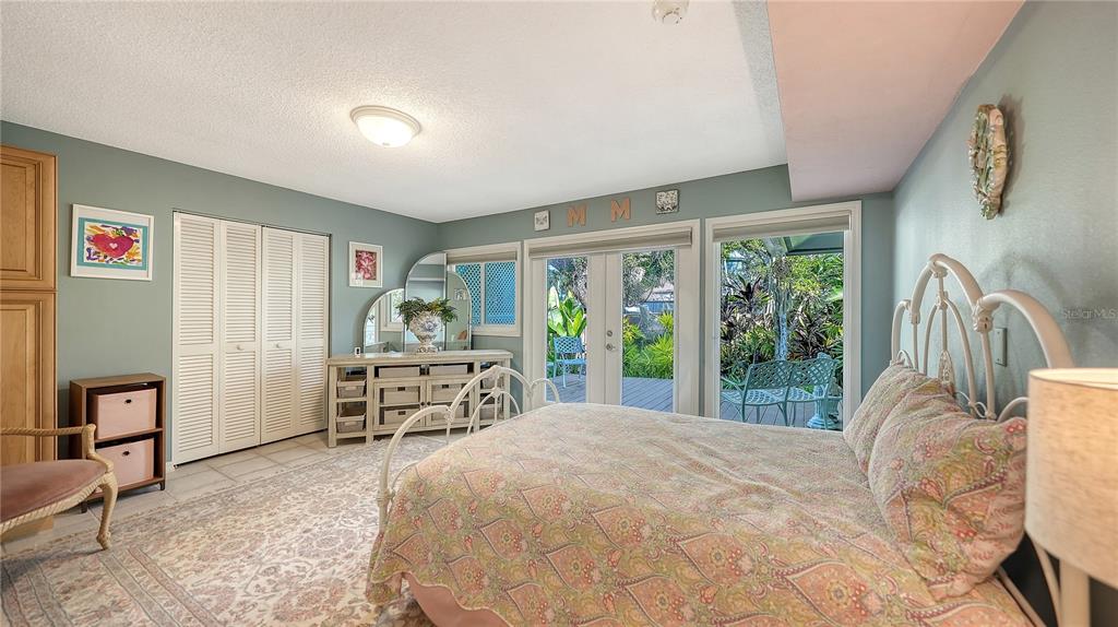 1042 North Casey Key Road Osprey, FL 34229 - Photo 30 of 58