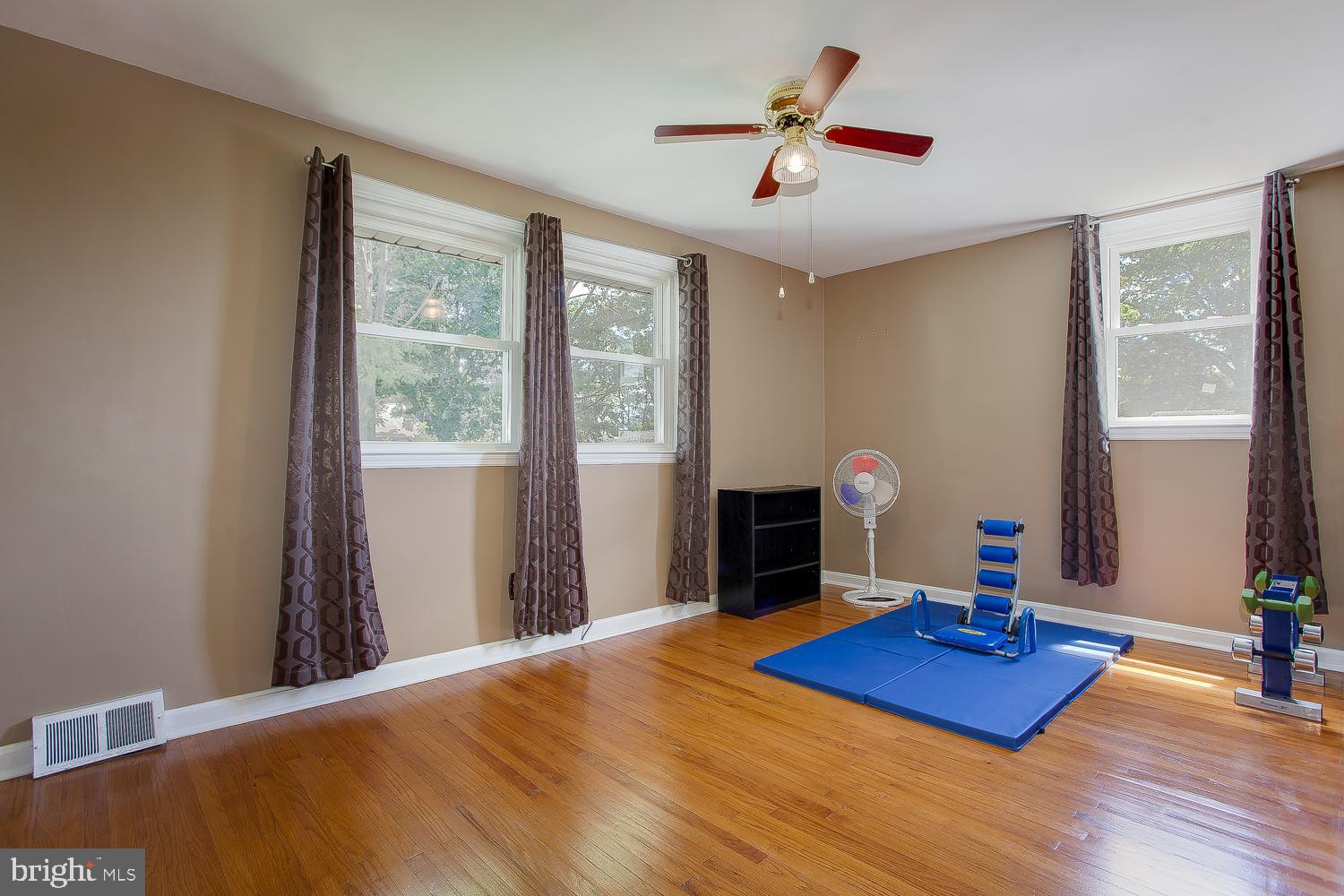 414 Pinecrest Road Norristown, PA 19403 - Photo 14 of 25 Gallery Image 14