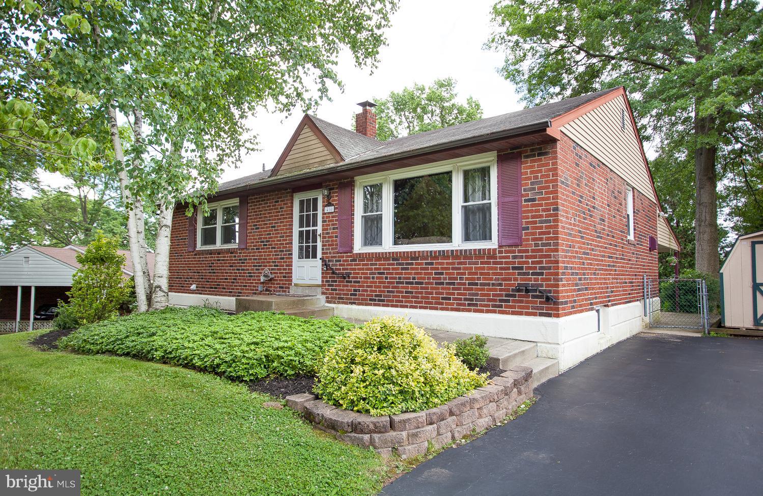 414 Pinecrest Road Norristown, PA 19403 - Photo 3 of 25 Gallery Image 3